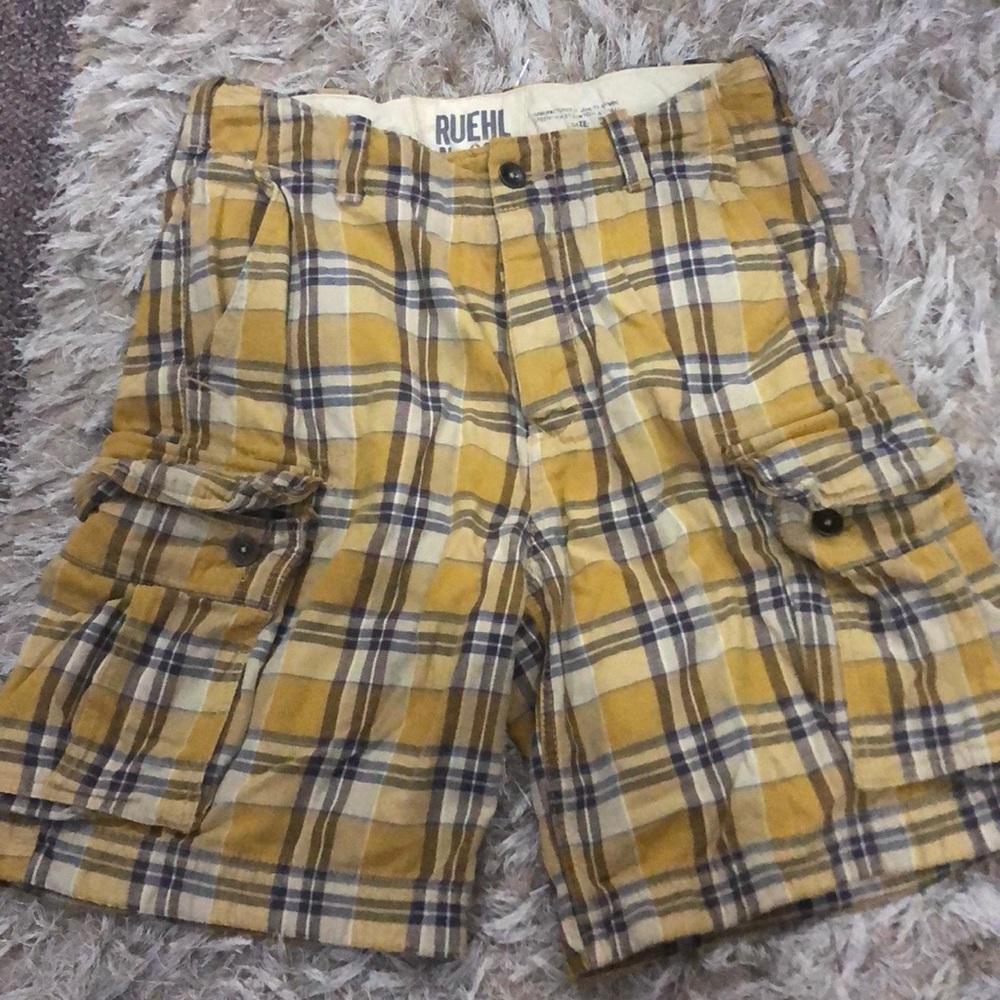Men’s style plaid shorts